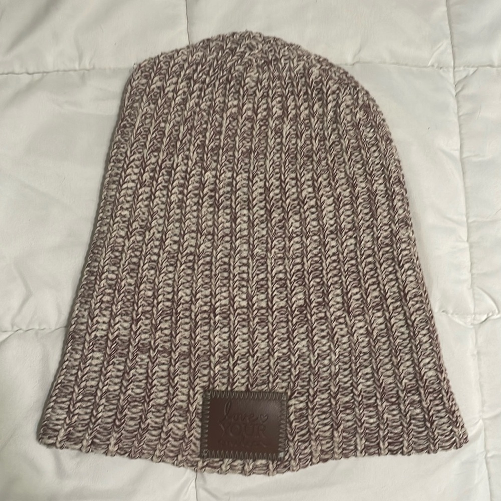 💰Love Your Melon Women’s Winter Beanie Hat Maroon & White Knit Woven With Logo - Picture 1 of 4